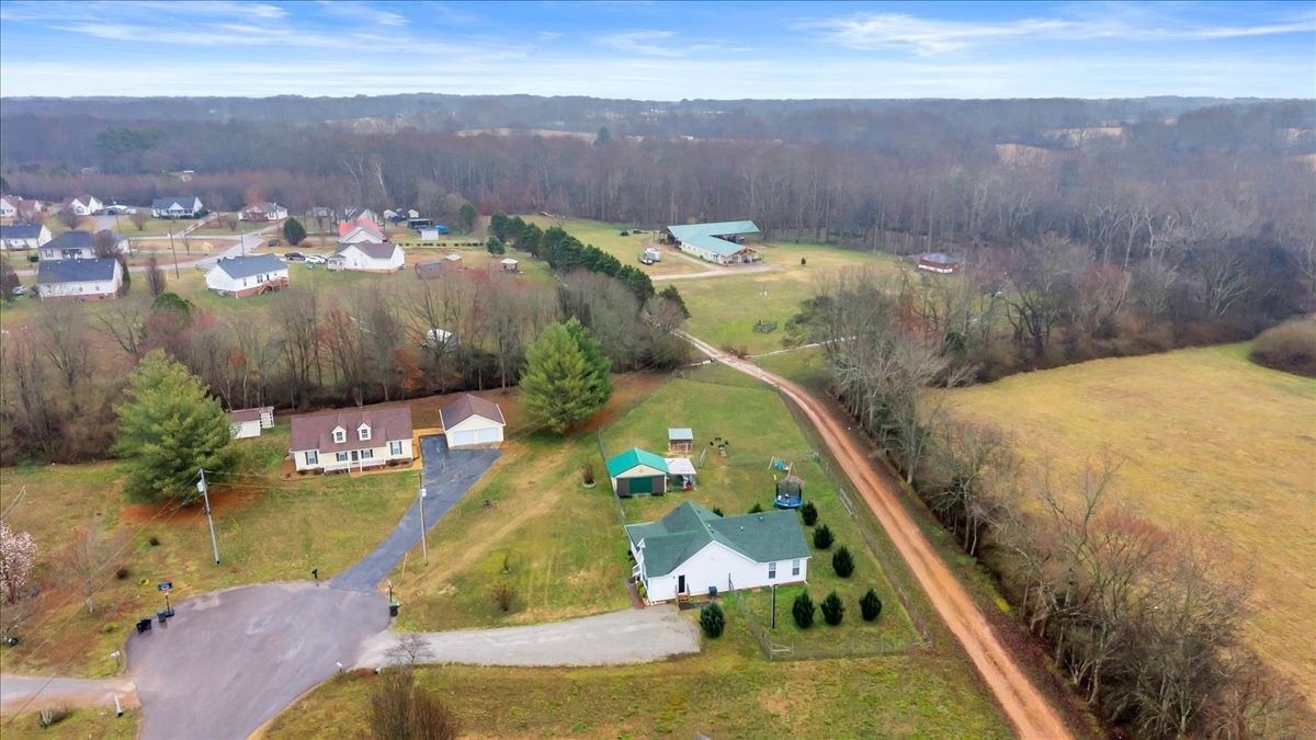 9 Merideth Lynn Road Fayetteville, TN 37334 - Photo 29 of 31 a view of a lake in middle of the town