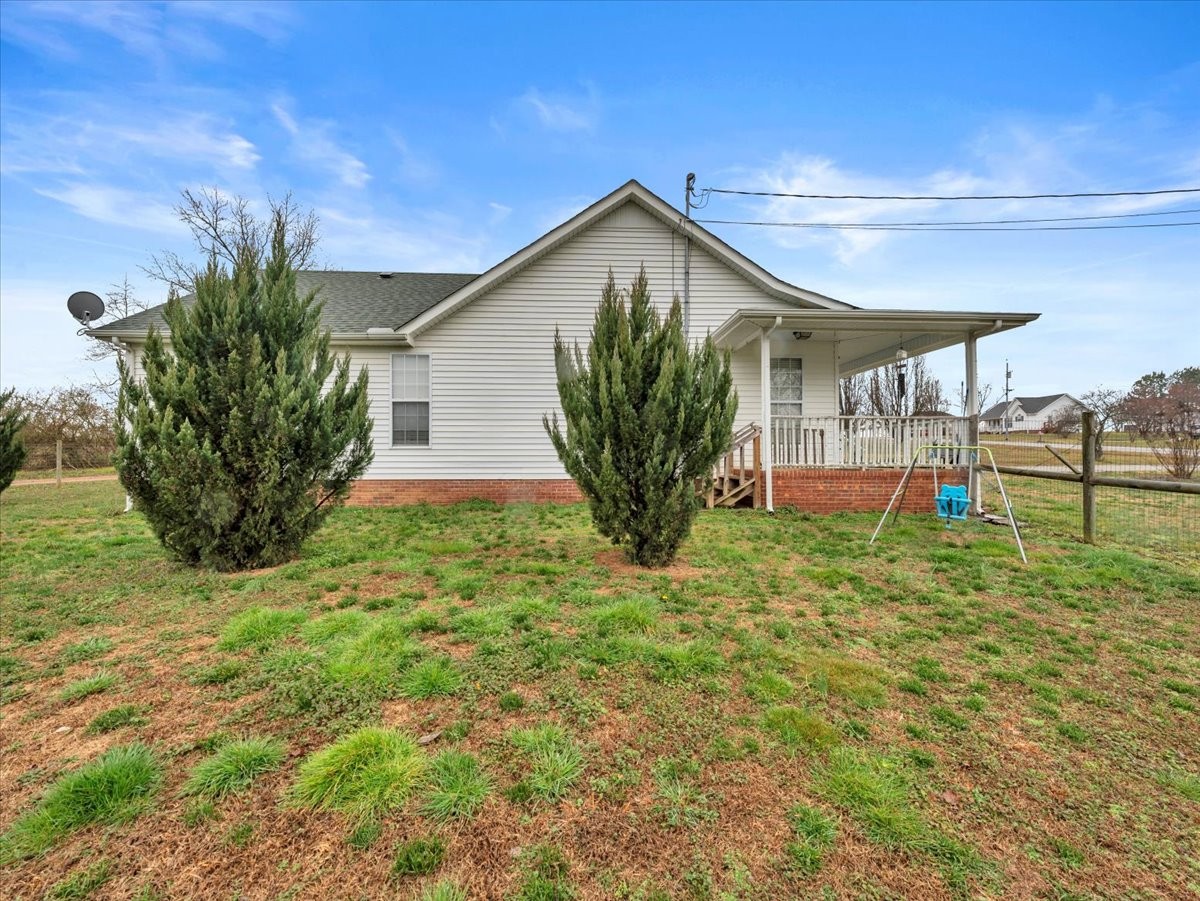 9 Merideth Lynn Road Fayetteville, TN 37334 - Photo 3 of 31 a front view of house with yard and green space
