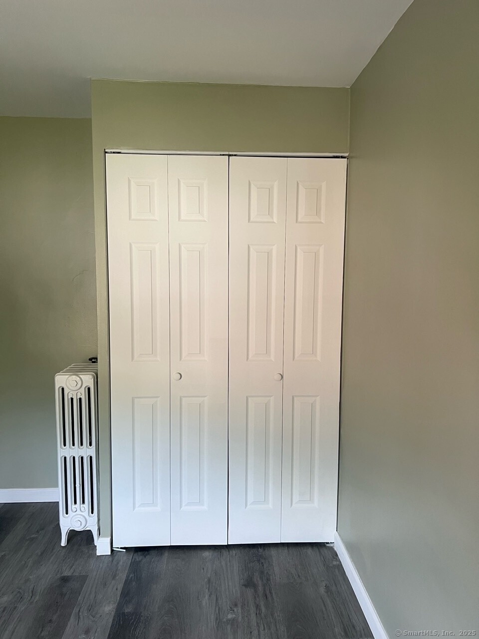 401 Granfield Avenue Bridgeport, CT 06610 - Photo 5 of 9