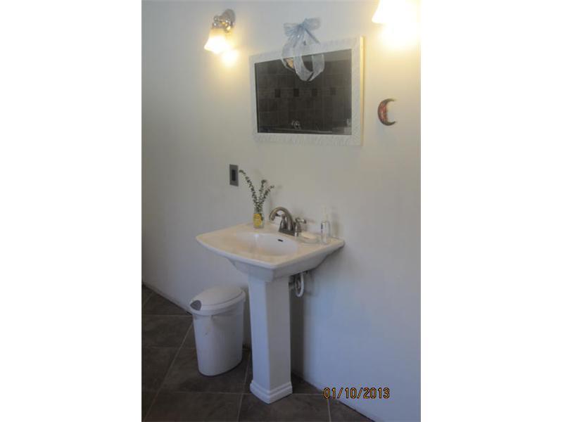 672 Gardiner Road Dresden, ME 04342 - Photo 25 of 35 Bathroom.