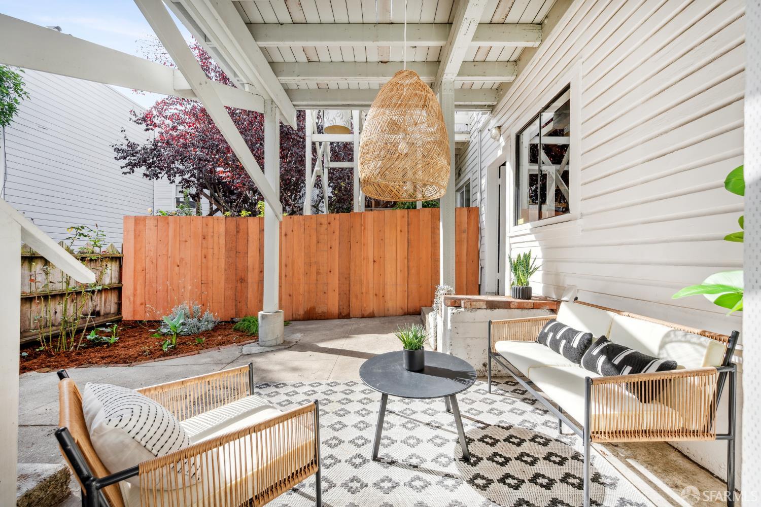 639 14th Street San Francisco, CA 94114 - Photo 30 of 54 a front view of house with outdoor seating