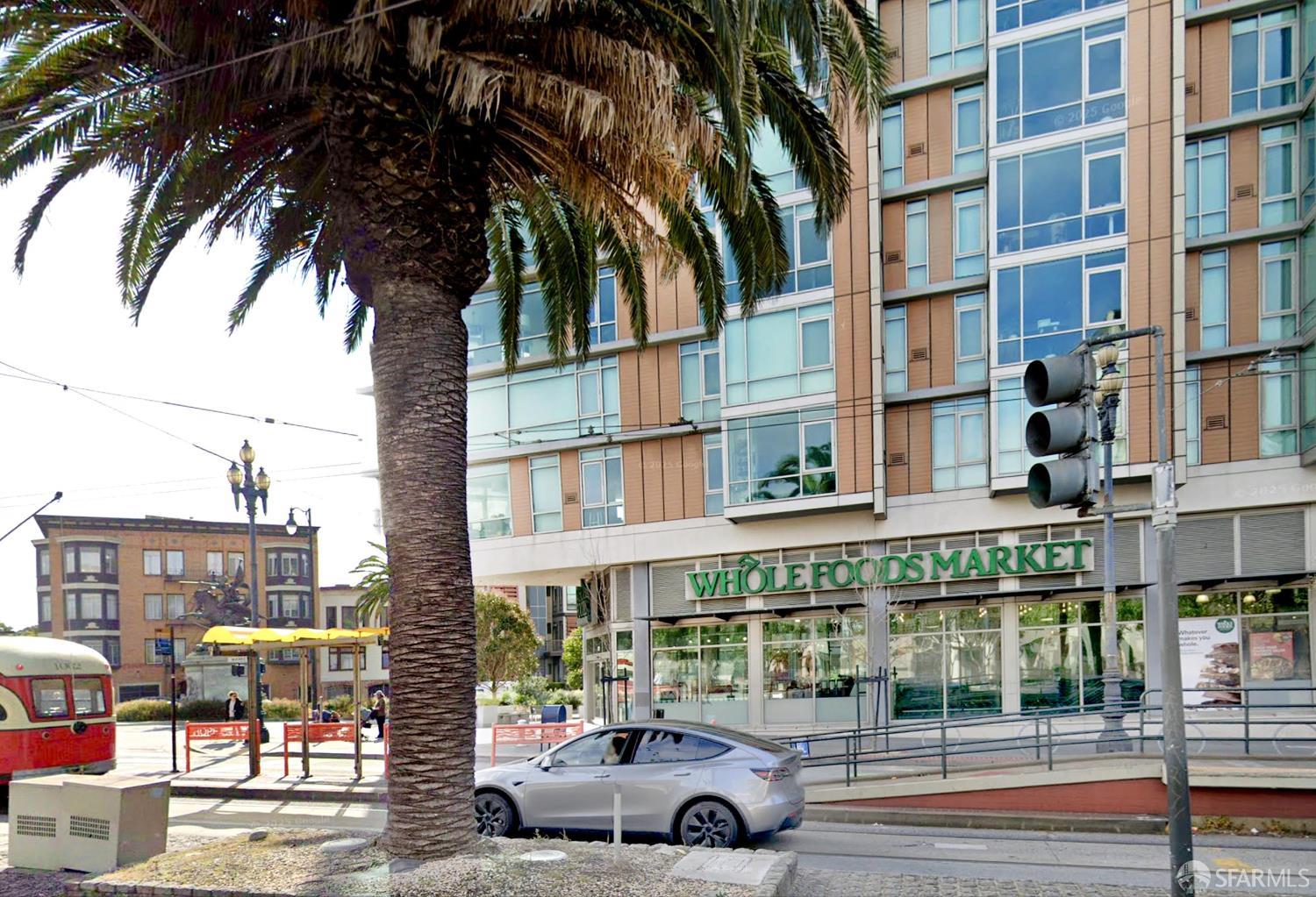 639 14th Street San Francisco, CA 94114 - Photo 44 of 54 a front view of a building with street view