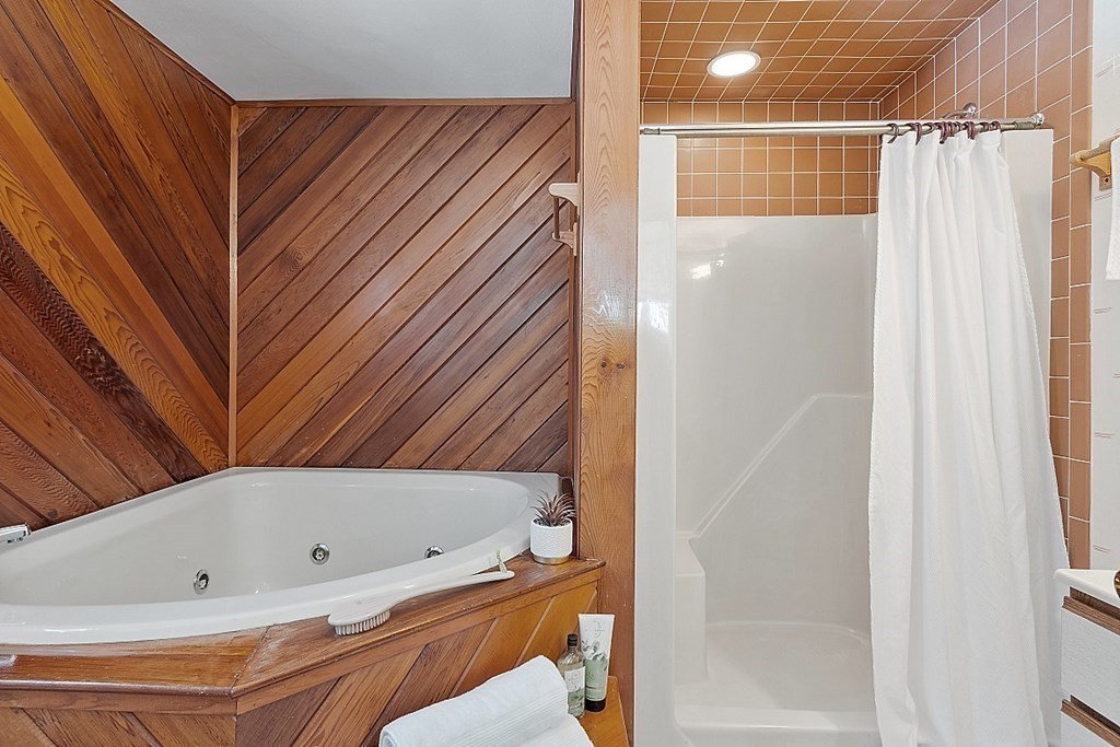 82 Leominster Road Lunenburg, MA 01462 - Photo 20 of 41 Gallery Image 20