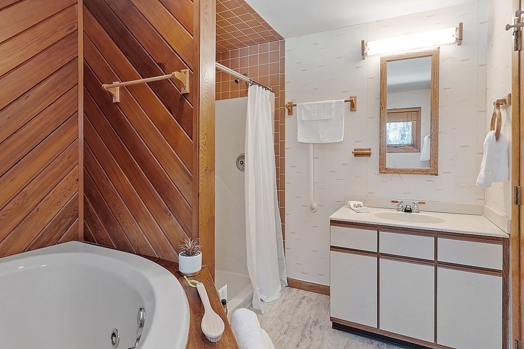 82 Leominster Road Lunenburg, MA 01462 - Photo 21 of 41 Gallery Image 21