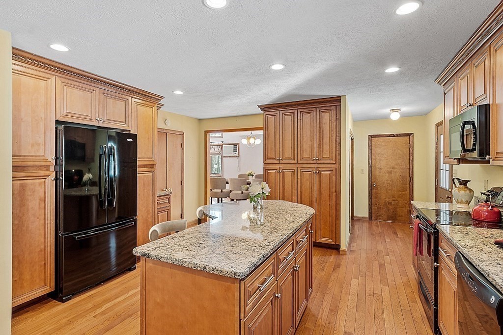 82 Leominster Road Lunenburg, MA 01462 - Photo 9 of 41 Gallery Image 9