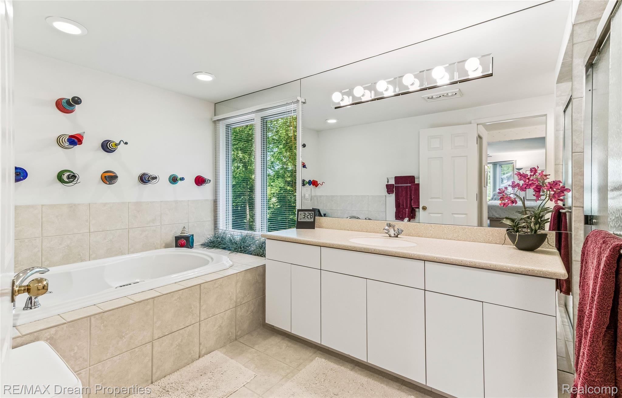 30998 Westwood Road Farmington, MI 48331 - Photo 33 of 47 25 (3).jpg