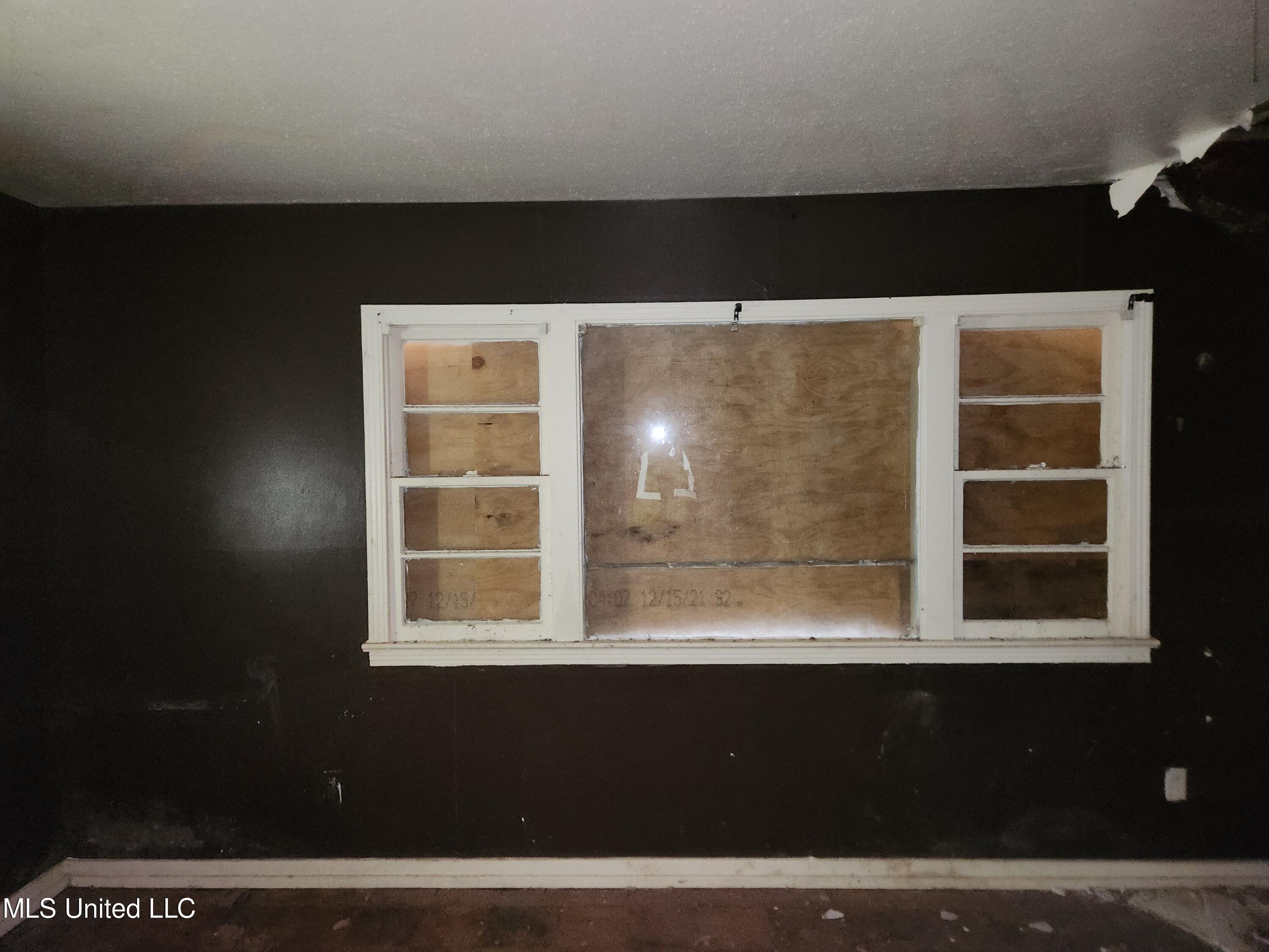 1038 Brookley Street Jackson, MS 39212 - Photo 4 of 41 20231012_102858_53253803248_o