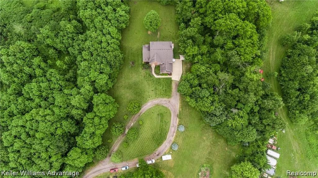 25586 Johns Road South Lyon, MI 48178 - Photo 2 of 33 Gallery Image 2