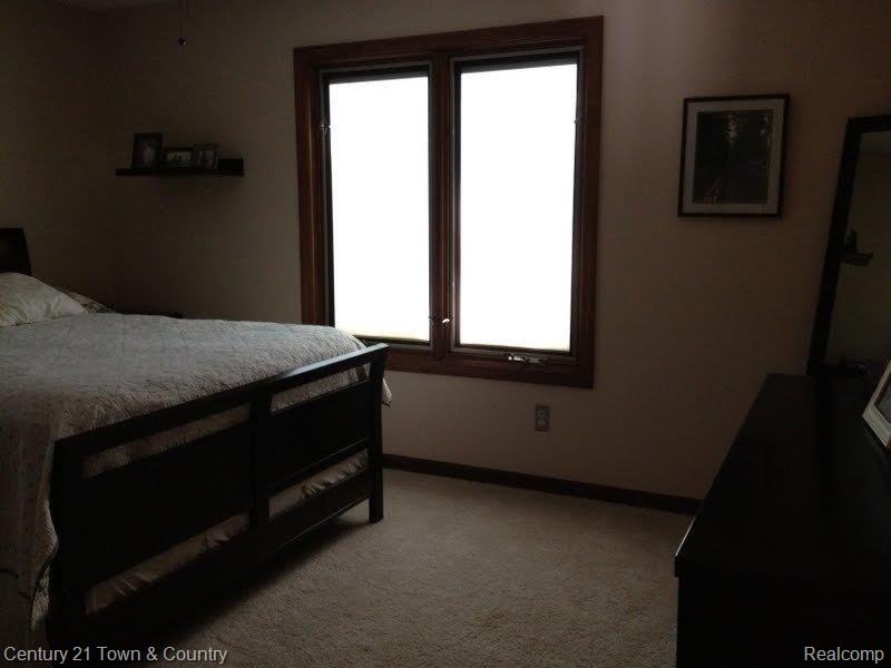 3498 Hazelton Avenue Rochester, MI 48307 - Photo 15 of 24 3498 lbedroom (2).jpg