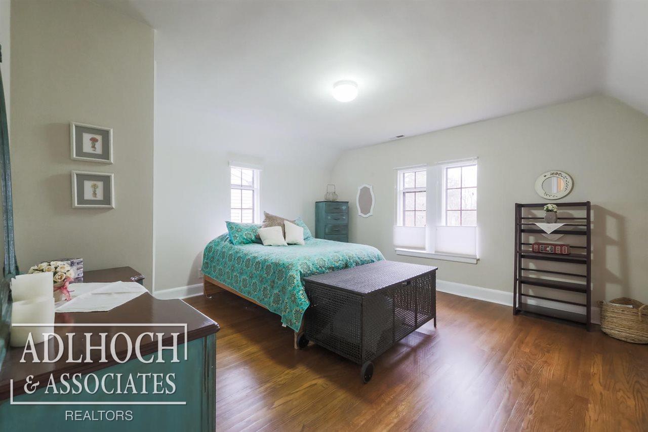 244 Fisher Road Grosse Pointe, MI 48230 - Photo 22 of 32 31338724-23.JPG