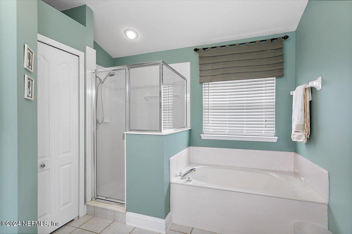 293 Edge Of Woods Road St. Augustine, FL 32092 - Photo 19 of 51 15-Primary Bathroom