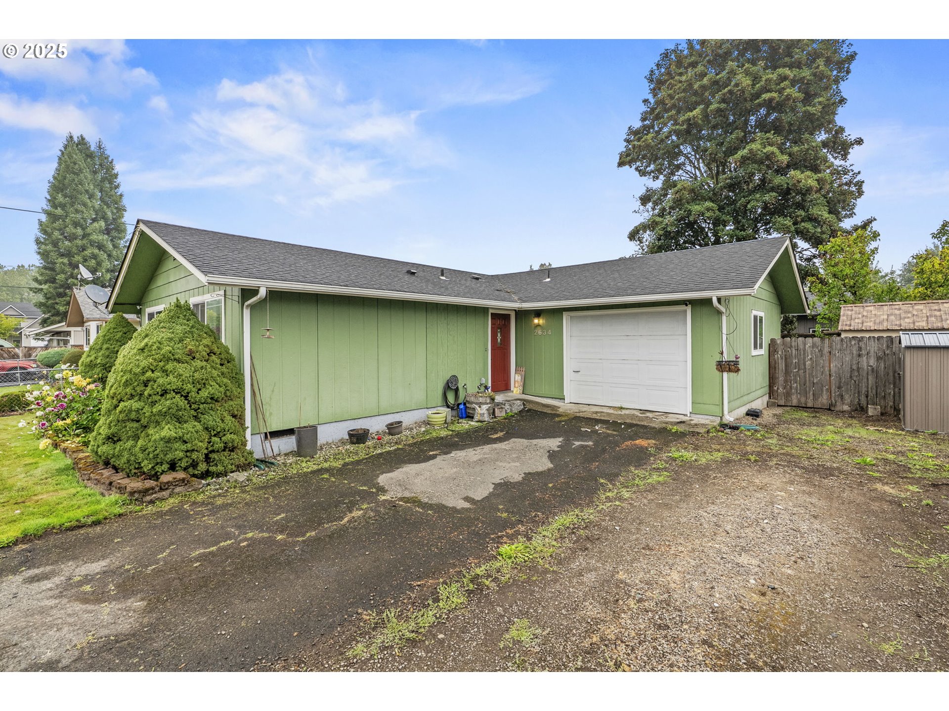 2634 34th Avenue Longview, WA 98632 - Photo 2 of 22 a view of outdoor space and yard