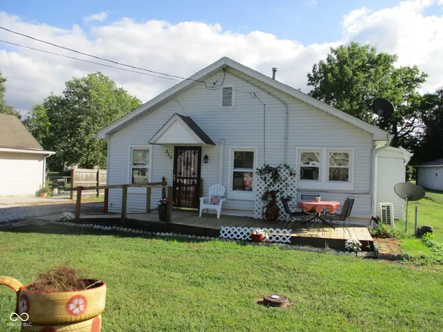 $139,000 | 303 Vine Street, New Market, IN 47965