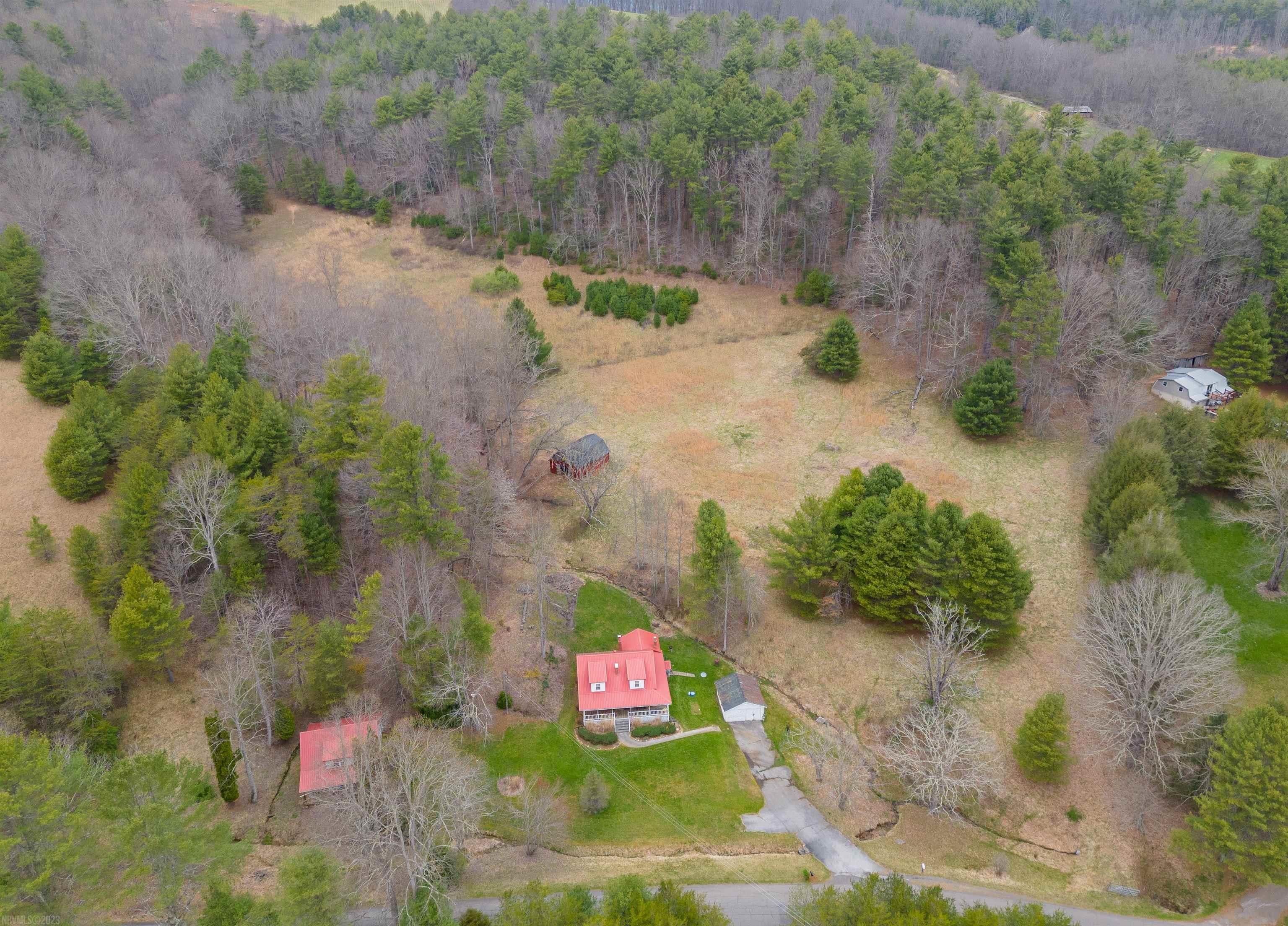 413 Silver Leaf Road Dugspur, VA 24325 - Photo 5 of 103 Gallery Image 5