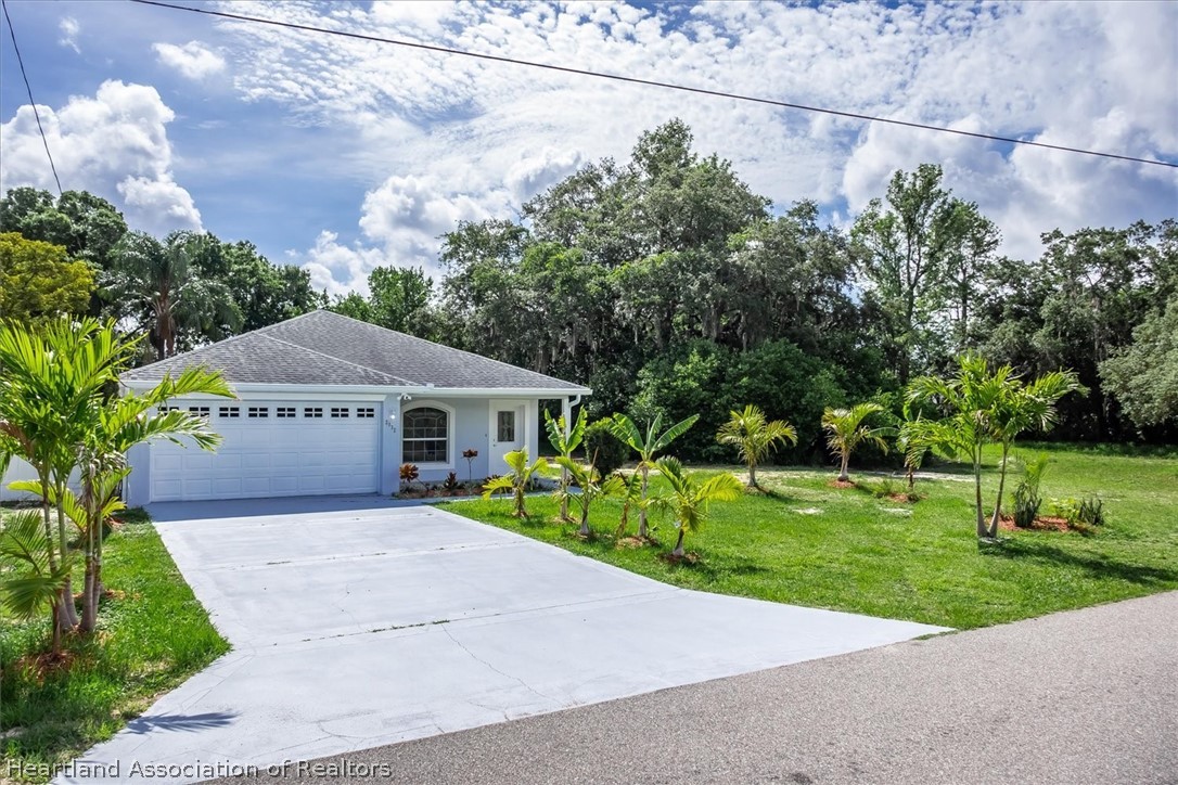 2032 Avalon Road Sebring, FL 33870 - Photo 2 of 30 Gallery Image 2