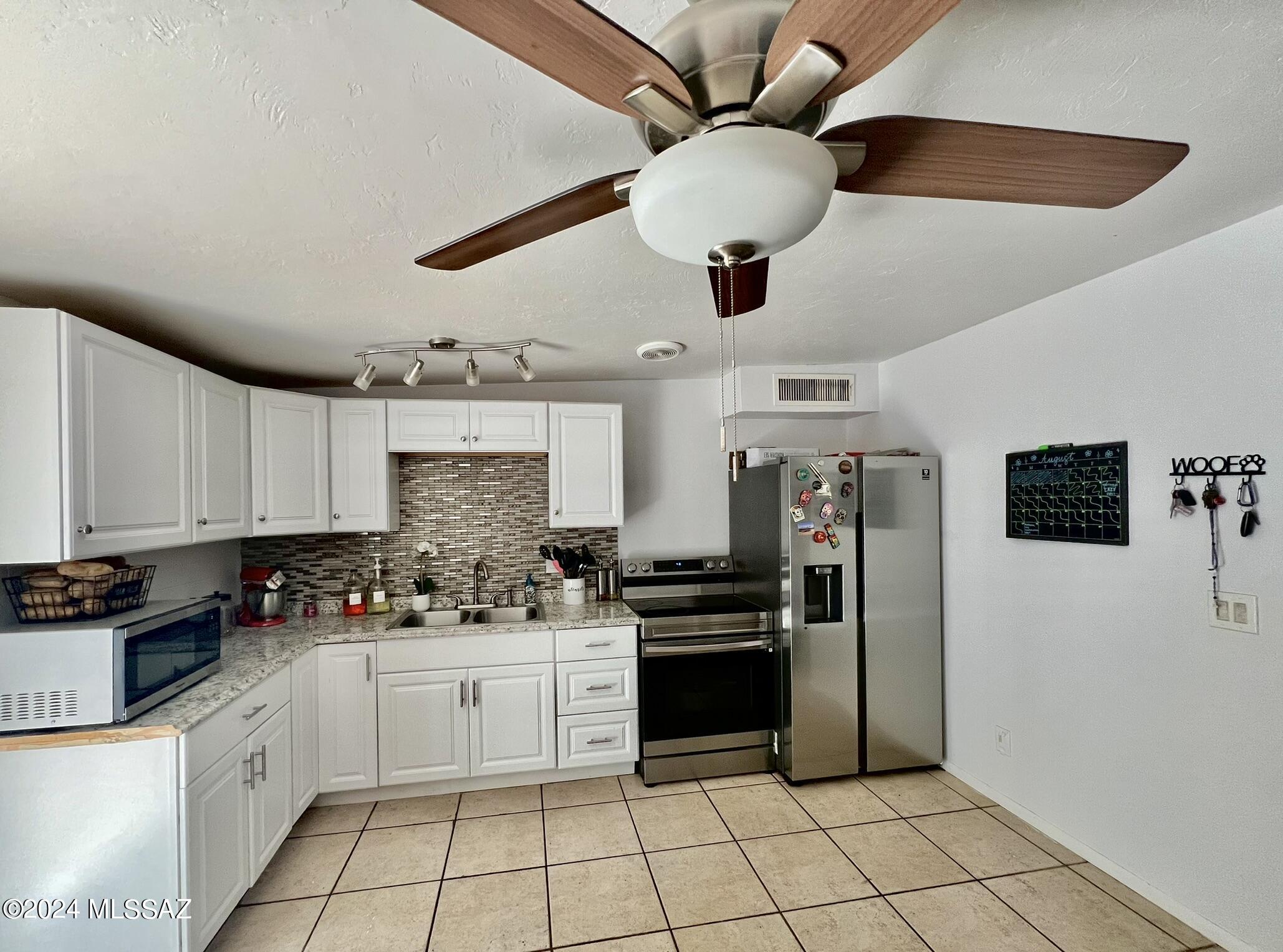 1529 West Roger Road Tucson, AZ 85705 - Photo 4 of 25