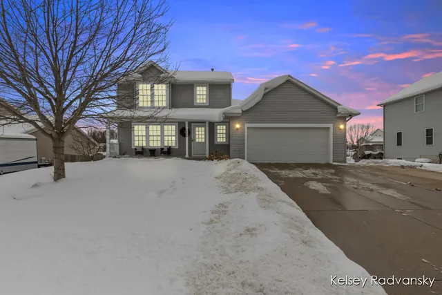 $409,000 | 1536 Lillyview Court Southwest, Wyoming, MI 49509