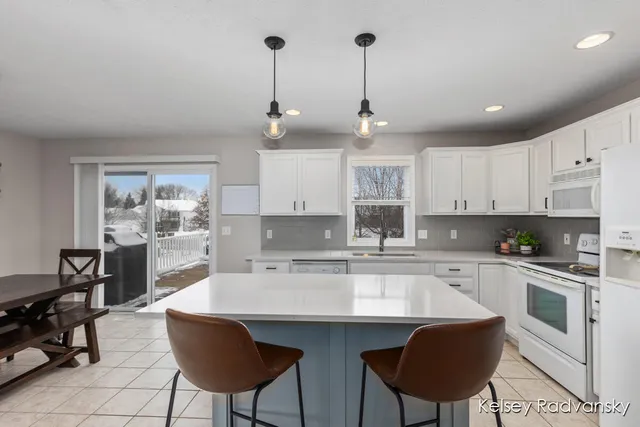 $409,000 | 1536 Lillyview Court Southwest, Grand Rapids, MI 49509