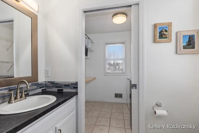 $409,000 | 1536 Lillyview Court Southwest, Grand Rapids, MI 49509