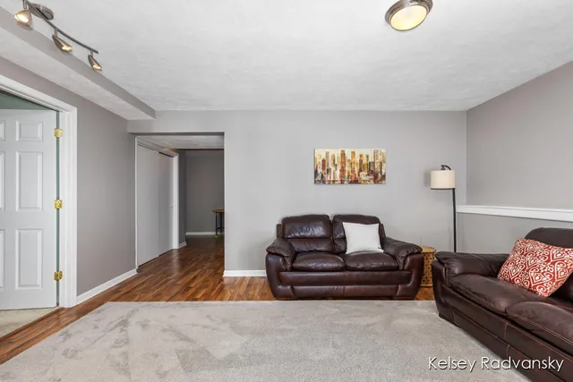 $409,000 | 1536 Lillyview Court Southwest, Grand Rapids, MI 49509