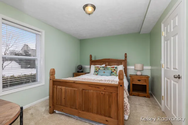 $409,000 | 1536 Lillyview Court Southwest, Grand Rapids, MI 49509