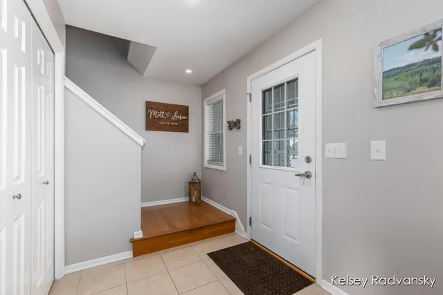 $409,000 | 1536 Lillyview Court Southwest, Grand Rapids, MI 49509