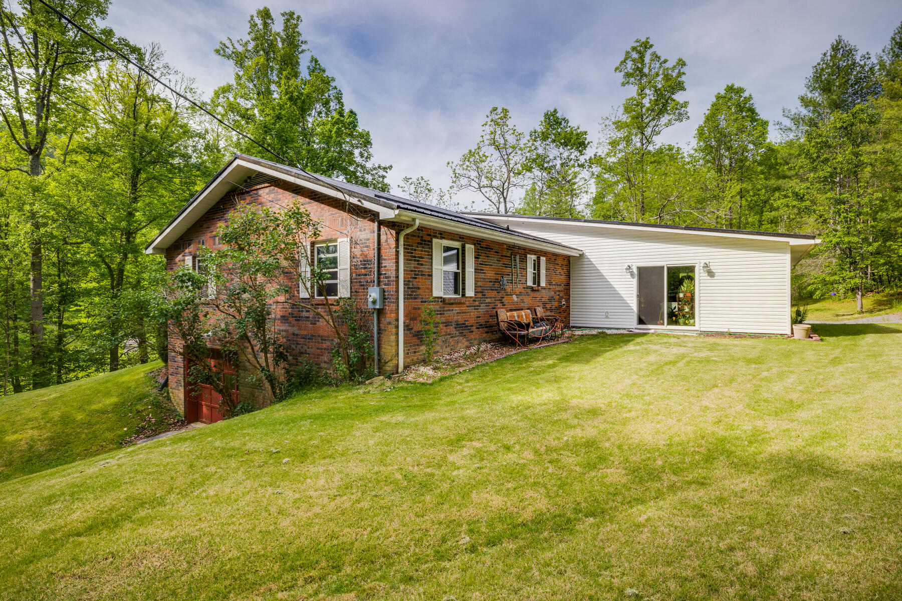 1115 Williams Road Erwin, TN 37650 - Photo 4 of 37 033