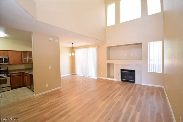$1,950 | 1613 Queen Victoria Street, Unit 103, Las Vegas, NV 89144