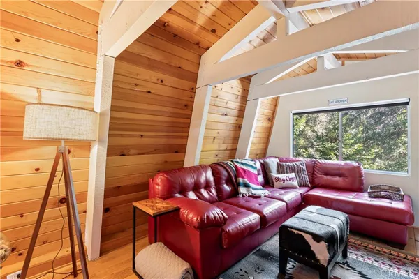 $459,000 | 664 Circle Lake, Lake Arrowhead, CA 92352