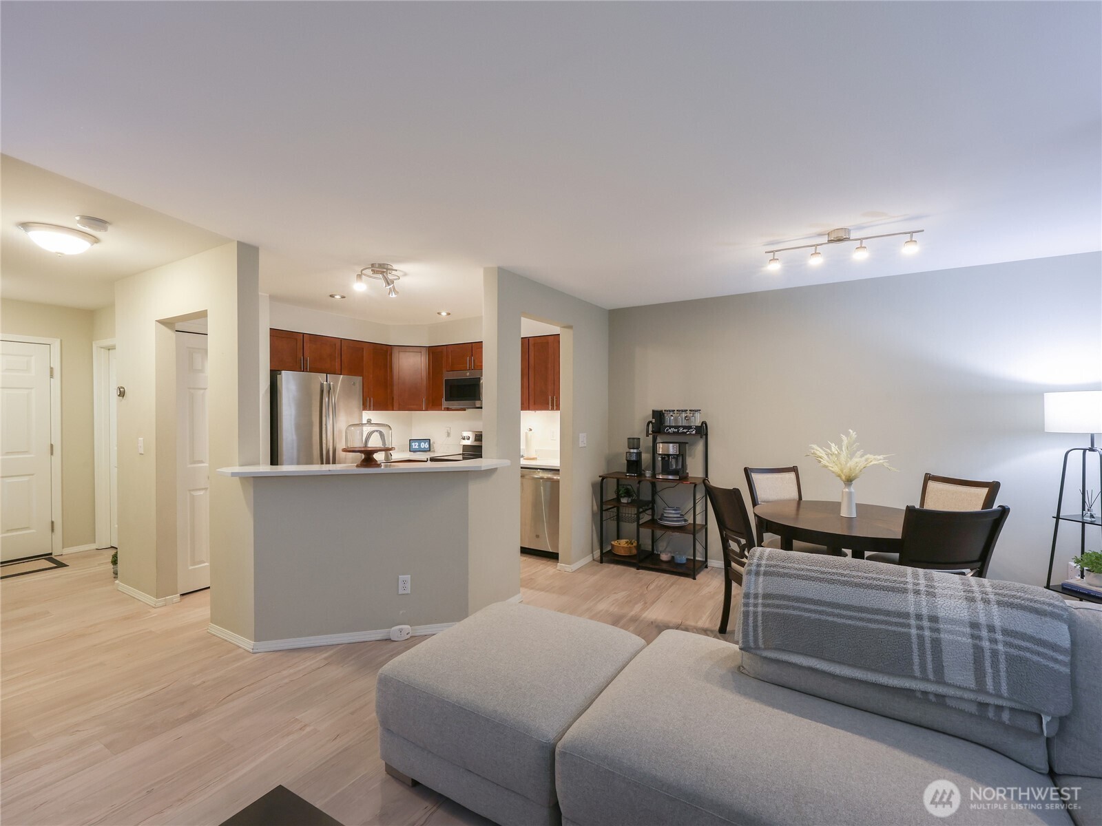 1131 115th Street Southwest, Unit E4 Everett, WA 98204 - Photo 5 of 24