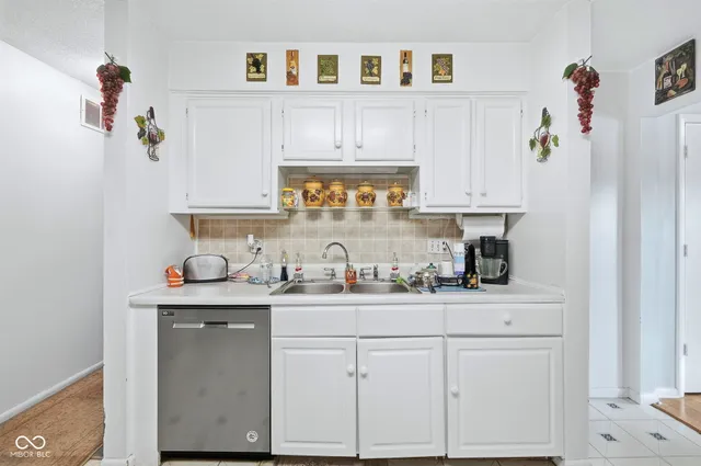 $372,900 | 210 Rockberry Drive, Carmel, IN 46032