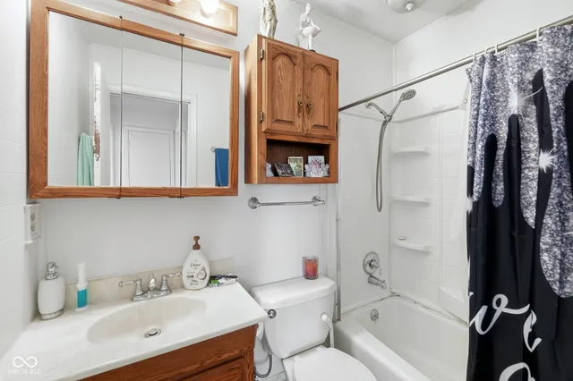 $372,900 | 210 Rockberry Drive, Carmel, IN 46032