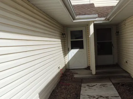 $211,000 | 2932 67th Lane North, Brooklyn Center, MN 55430