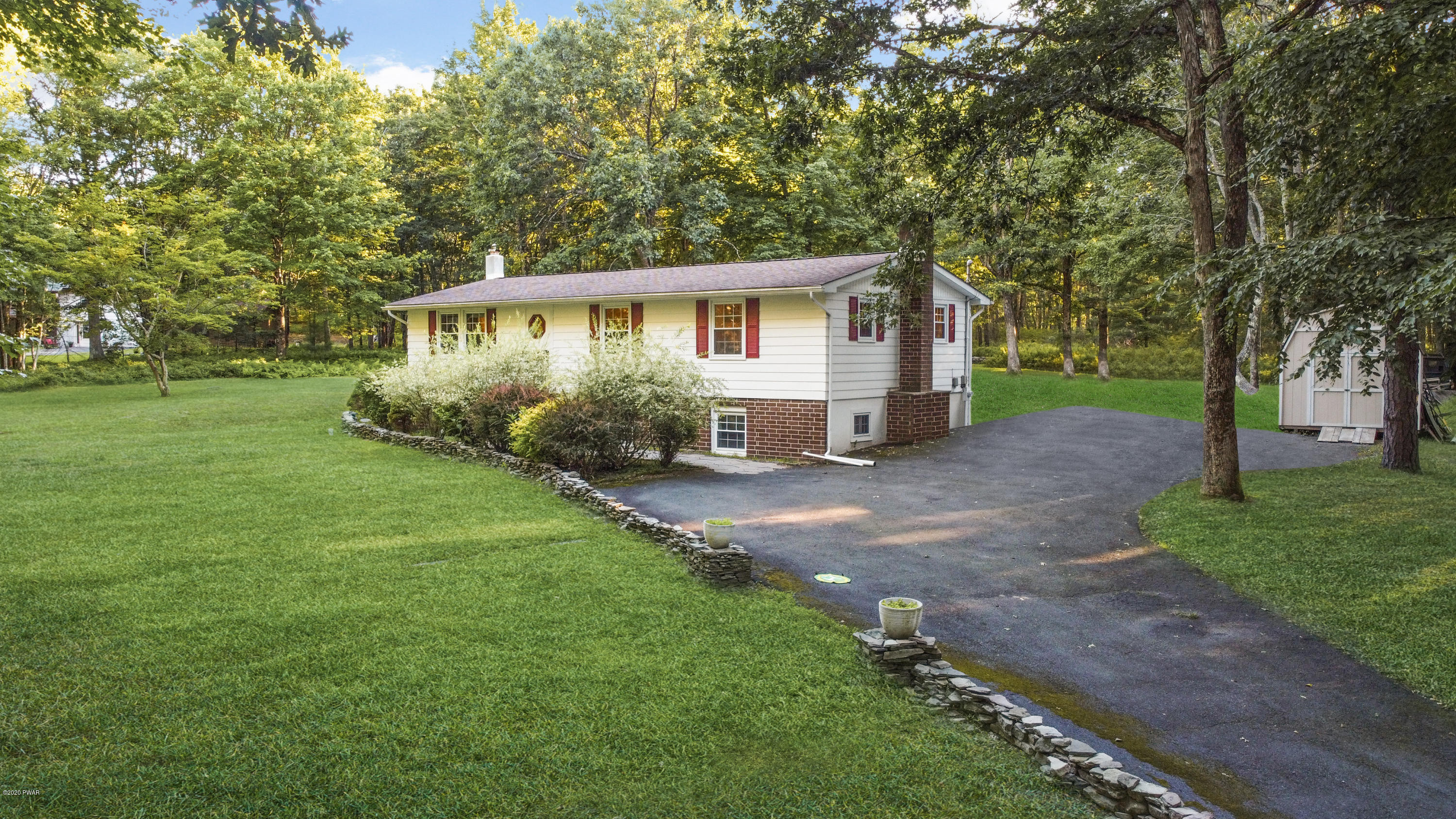 393 Little Walker Road Shohola, PA 18458 - Photo 1 of 31 6065-A39EC50857D2CC4B20E7C712C8891111