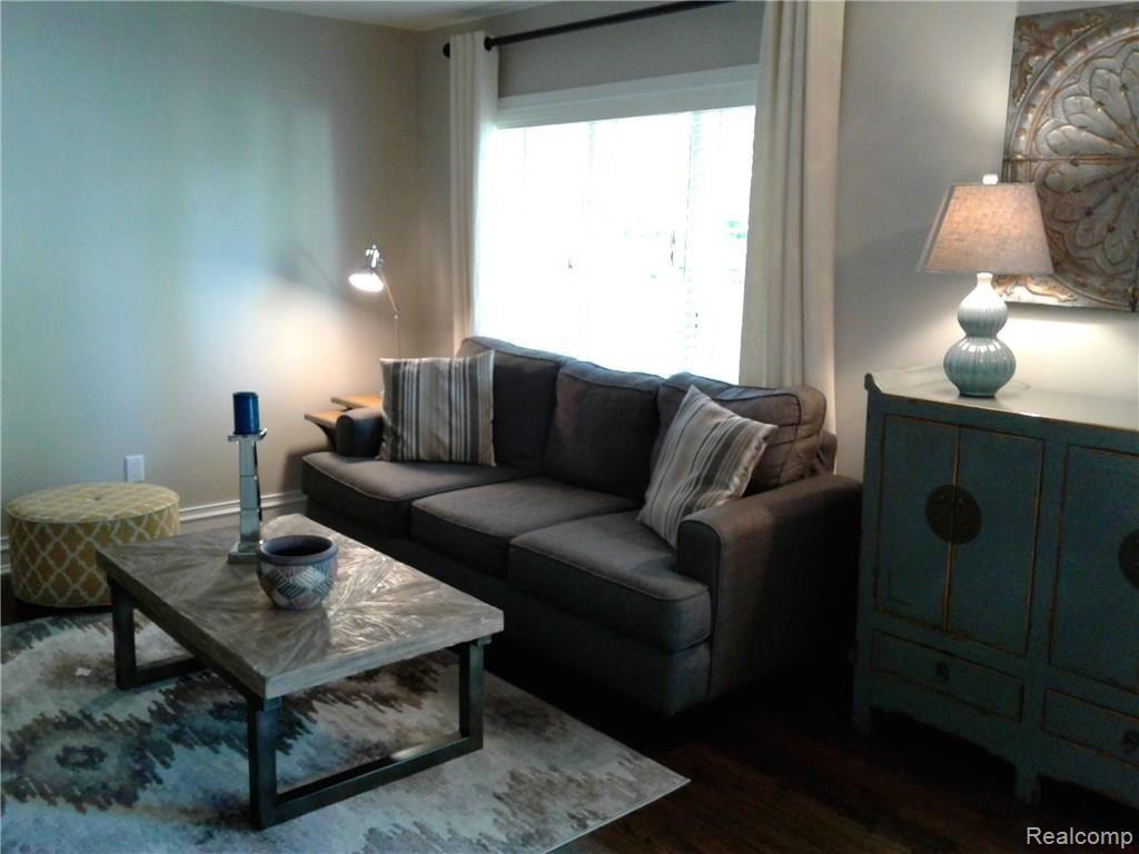 2047 Windemere Road Birmingham, MI 48009 - Photo 14 of 37 20170920_163552.jpg