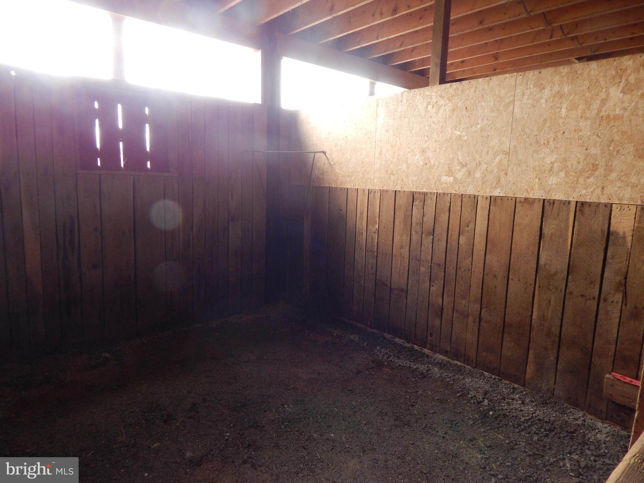 3 Shadow Valley Farm Berkeley Springs, WV 25411 - Photo 23 of 29 Stall