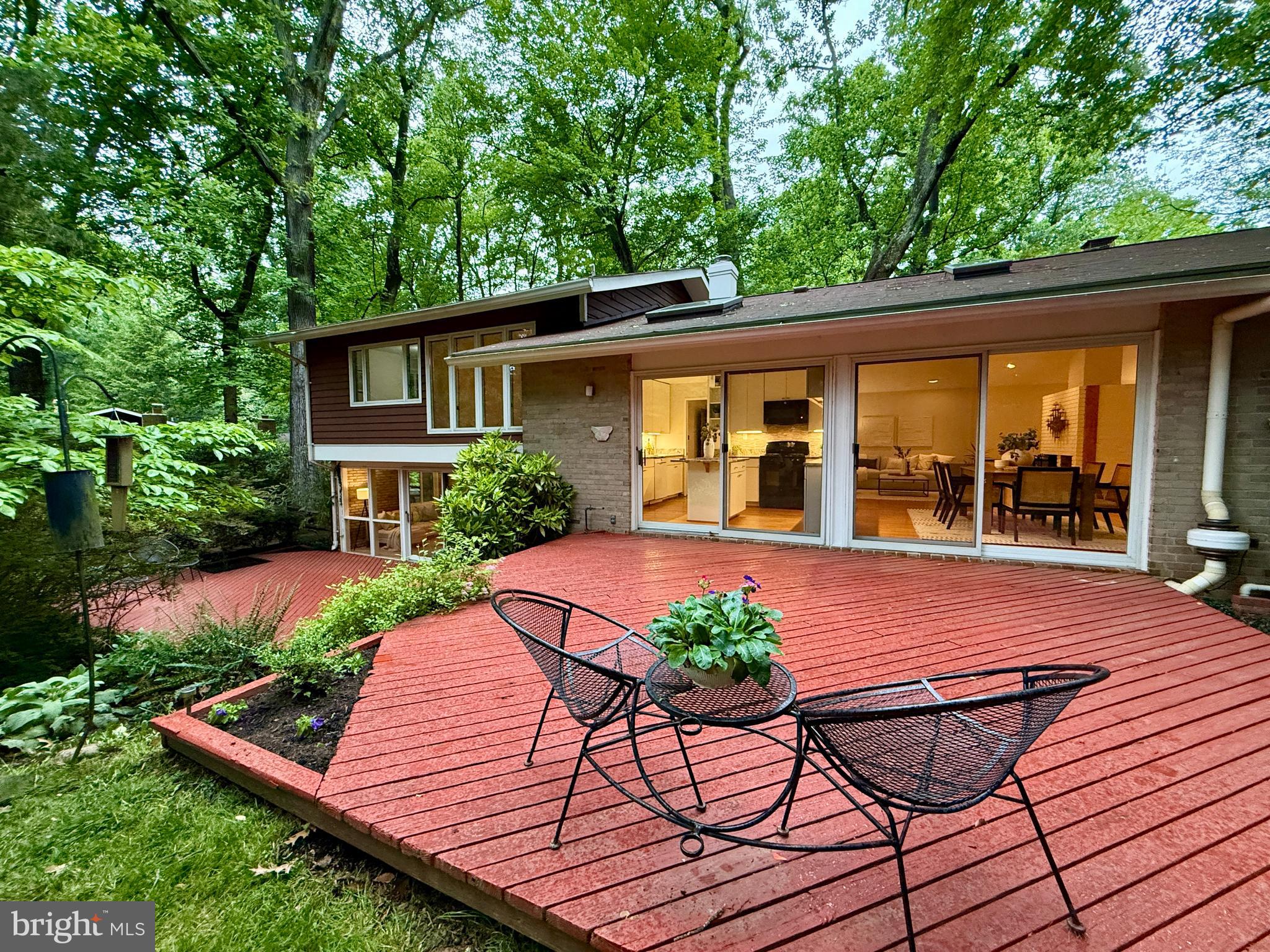 8108 Hamilton Spring Road Bethesda, MD 20817 - Photo 17 of 48