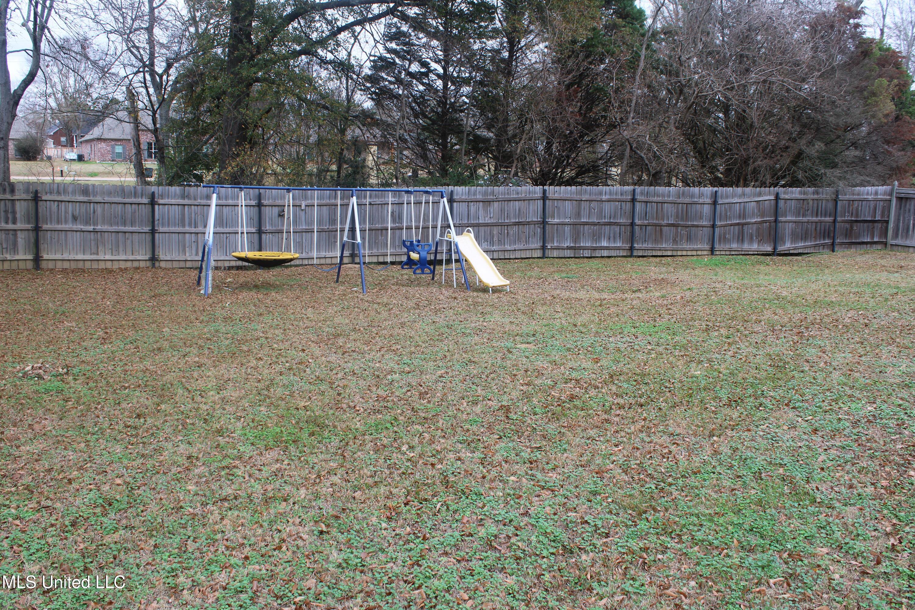 100 Navajo Circle Clinton, MS 39056 - Photo 14 of 53 Backyard