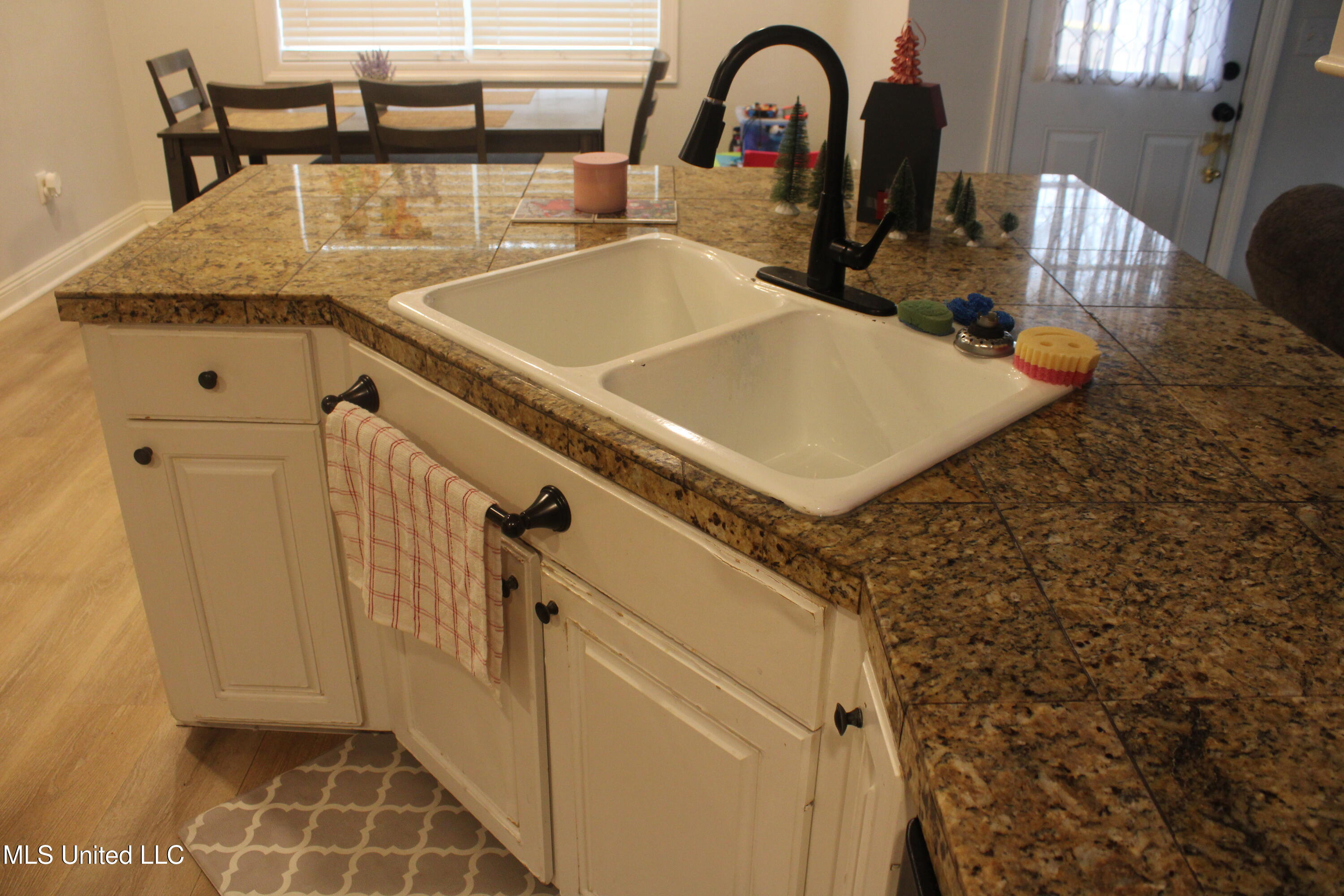 100 Navajo Circle Clinton, MS 39056 - Photo 31 of 53 Kitchen - Sink