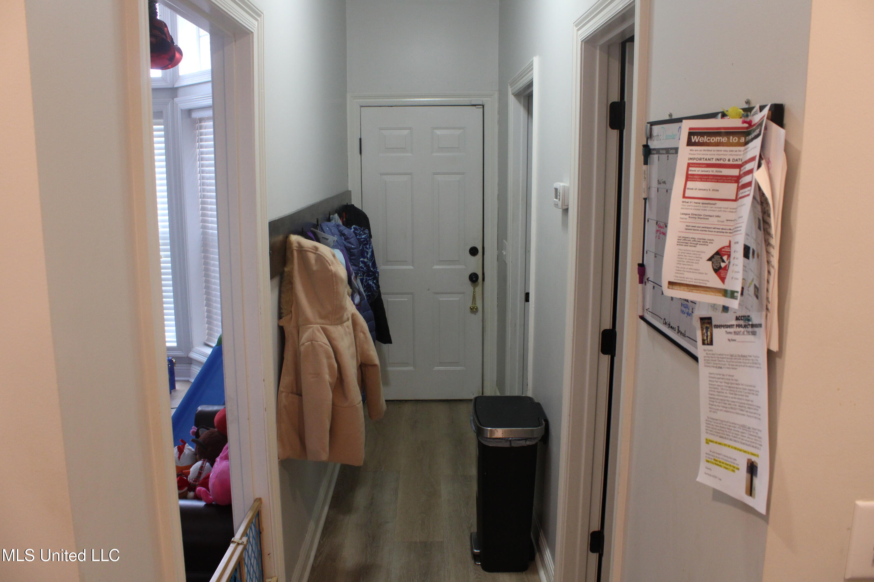 100 Navajo Circle Clinton, MS 39056 - Photo 34 of 53 Hallway 1