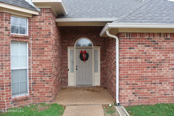 $305,000 | 100 Navajo Circle, Clinton, MS 39056