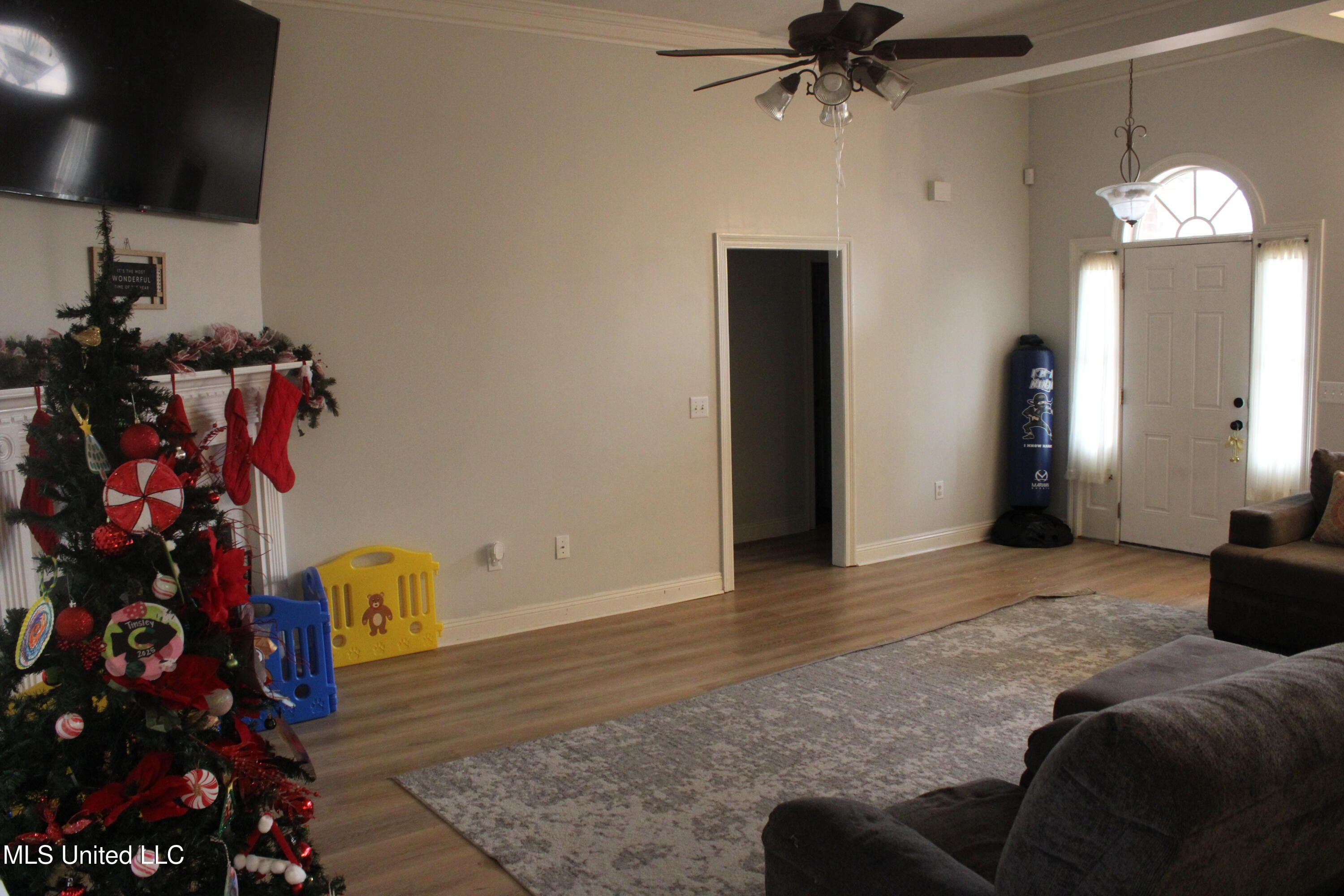 100 Navajo Circle Clinton, MS 39056 - Photo 41 of 53 Living Room