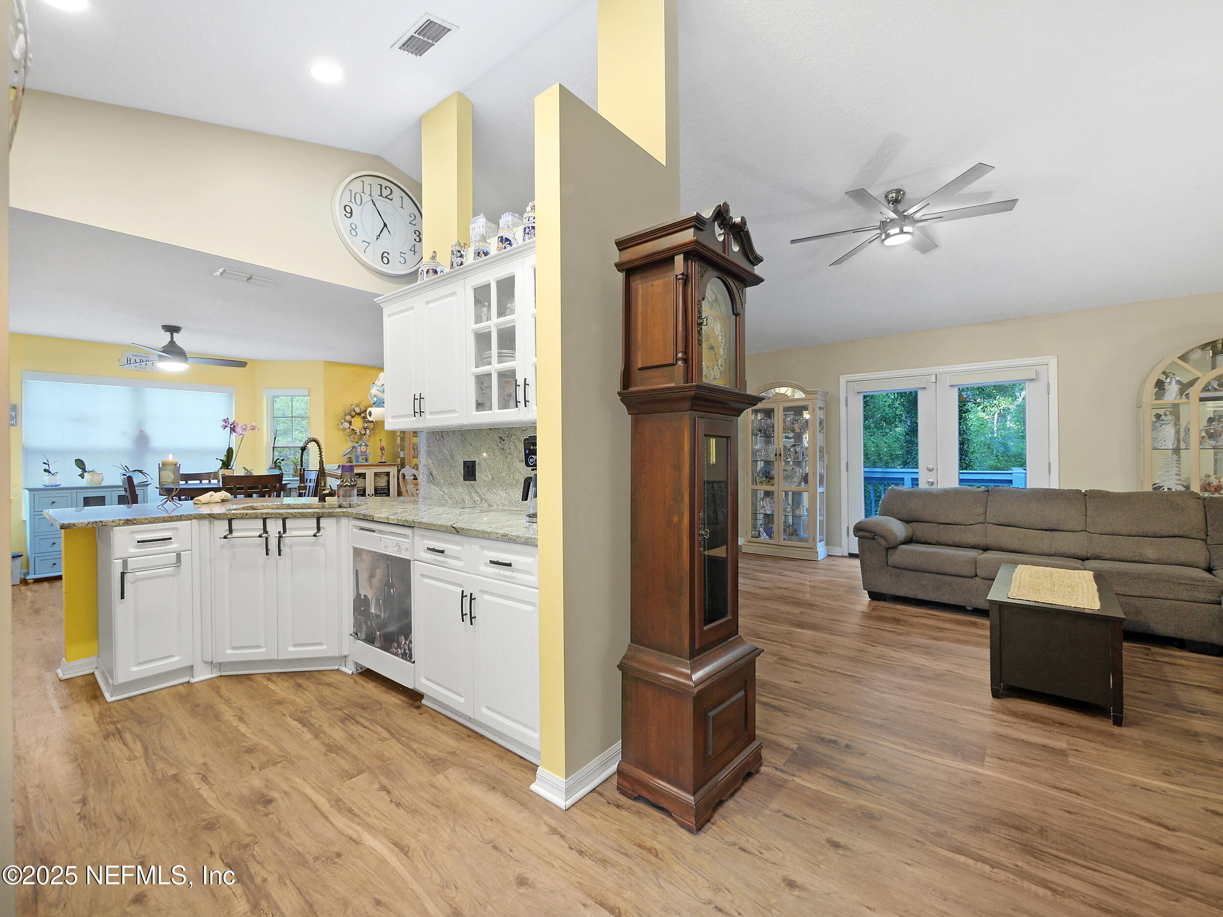 549 Willow Walk Place St. Augustine, FL 32086 - Photo 5 of 33 Living Room & Kitchen