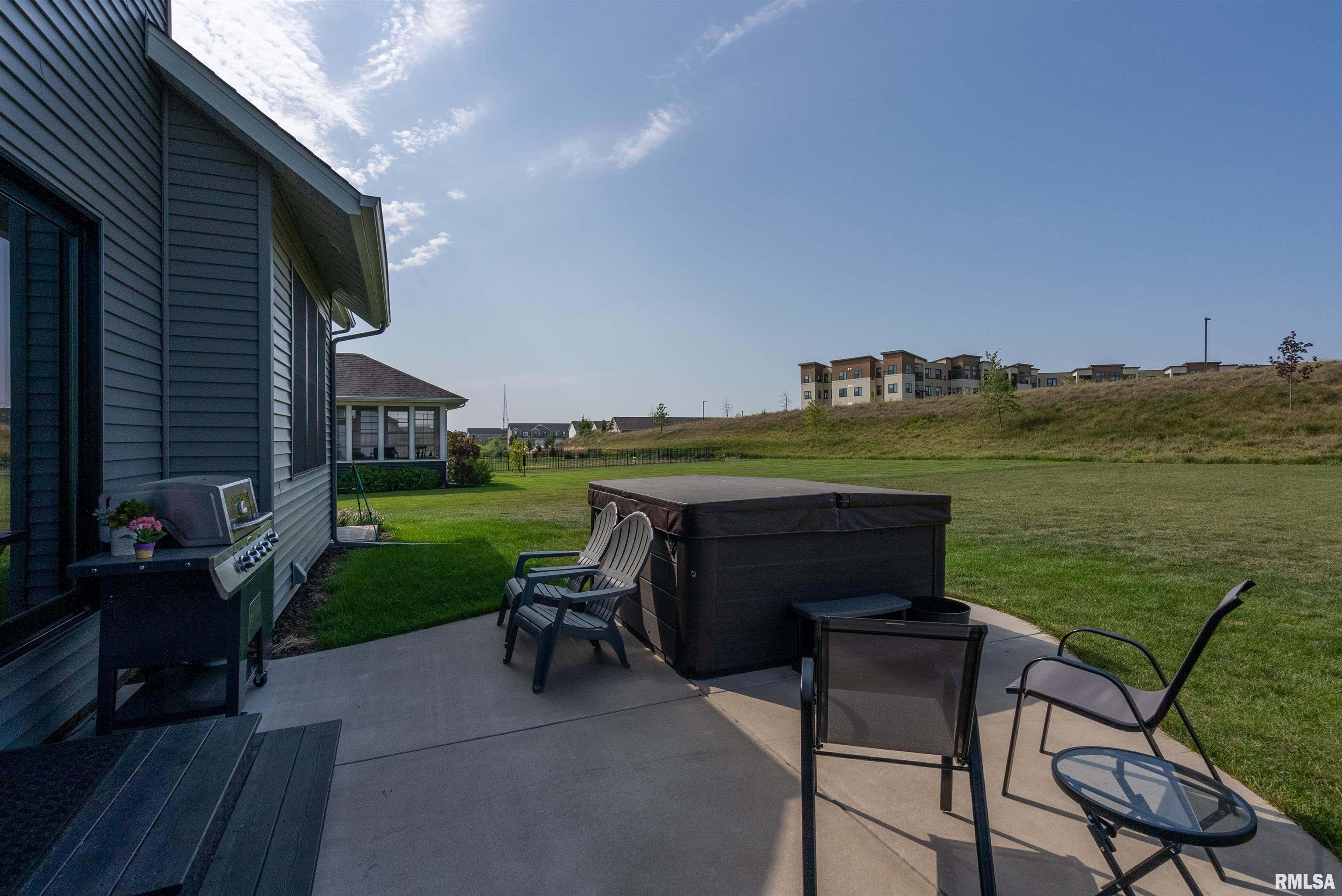 4714 Lakeside Drive Bettendorf, IA 52722 - Photo 42 of 45