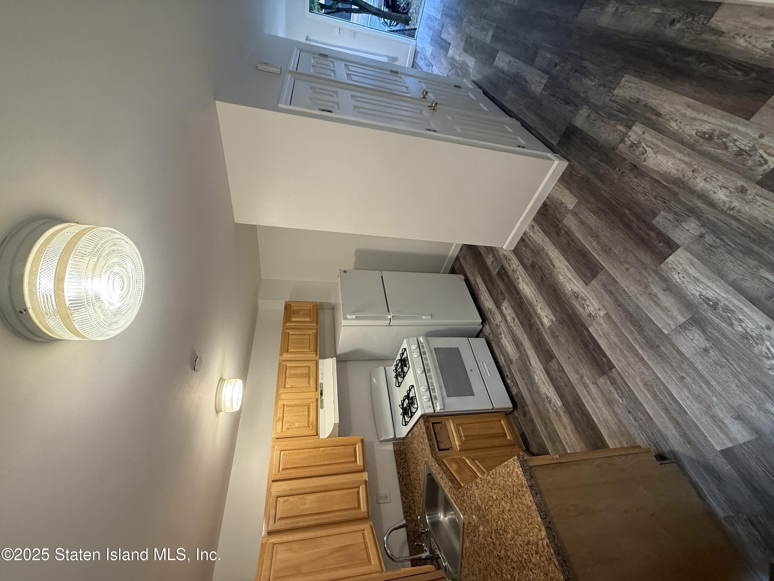 348 Targee Street Staten Island, NY 10304 - Photo 3 of 7 a view of entryway