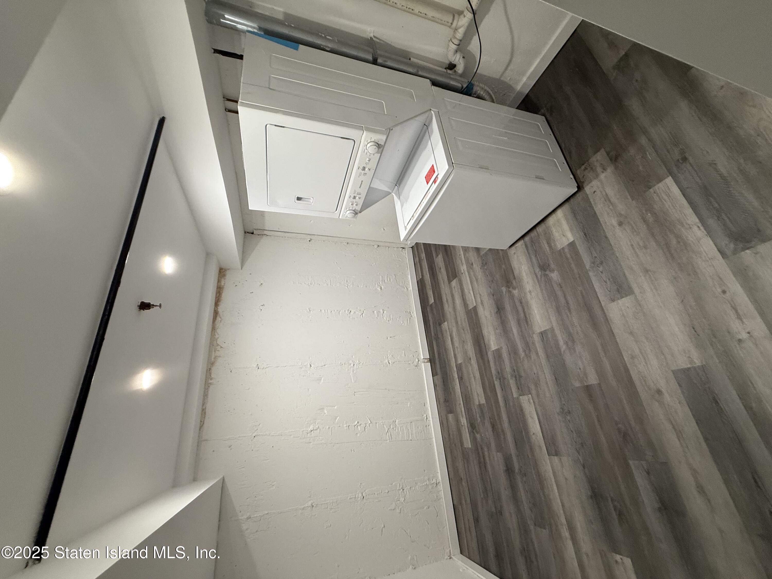 348 Targee Street Staten Island, NY 10304 - Photo 5 of 7