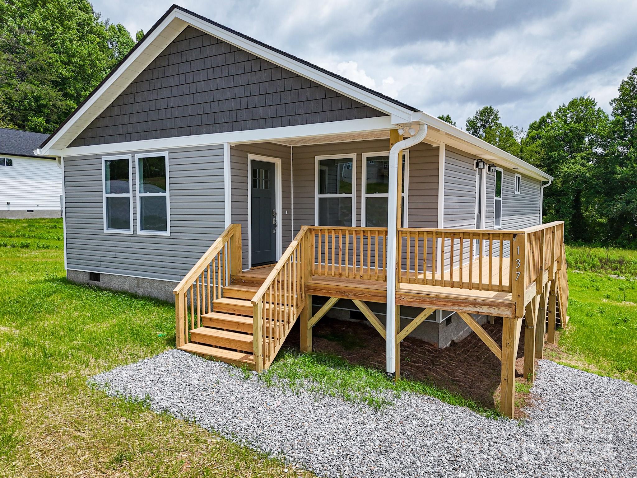 137 Tuttle Road Hendersonville, NC 28792 - Photo 36 of 38 Gallery Image 36