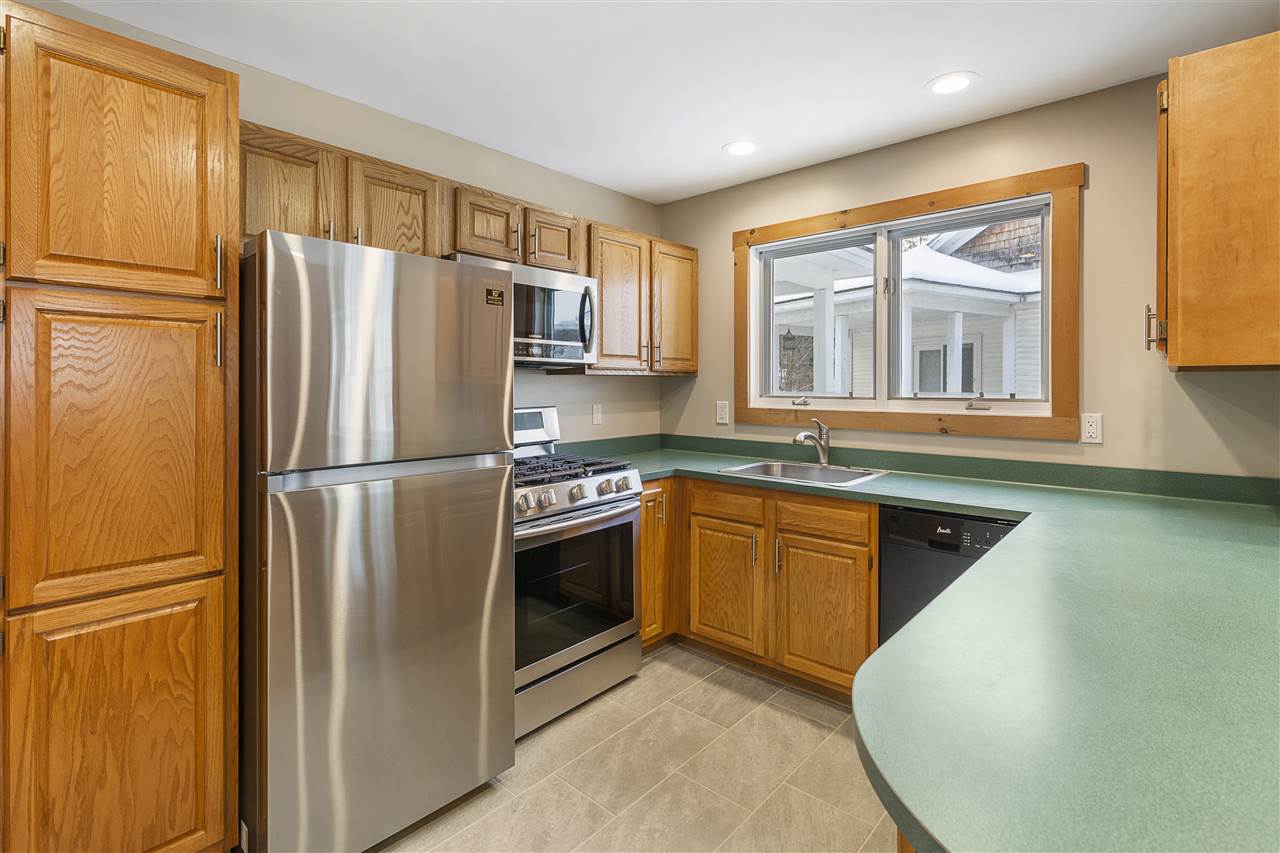 117 Mountain Road, Unit 302 Stowe, VT 05672 - Photo 3 of 15 Gallery Image 3
