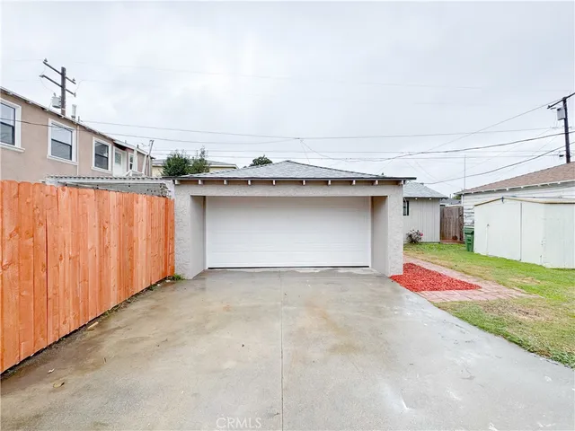 $799,900 | 5557 Lemon Avenue, Long Beach, CA 90805
