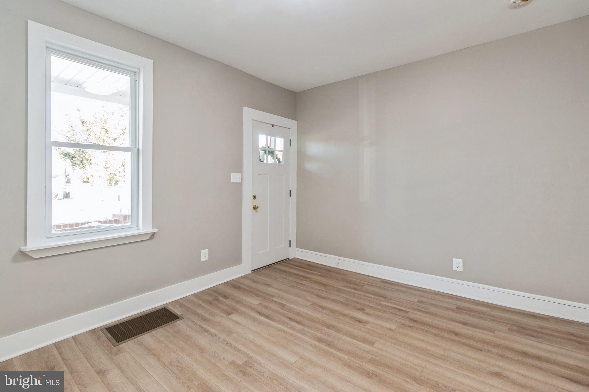 126 West Washington Street Riverside, NJ 08075 - Photo 4 of 38